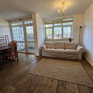 LOUNGE DINING AREA- click for photo gallery